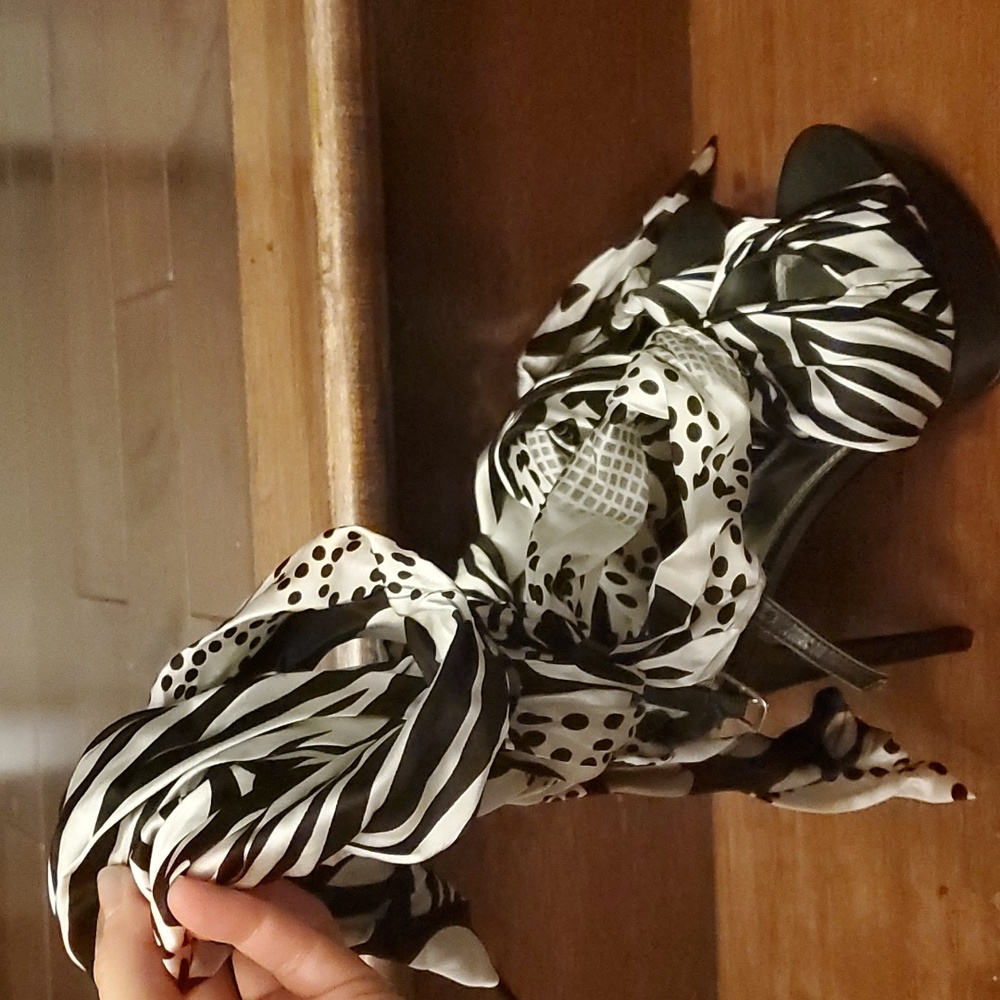 Gently used/worn bebe heels